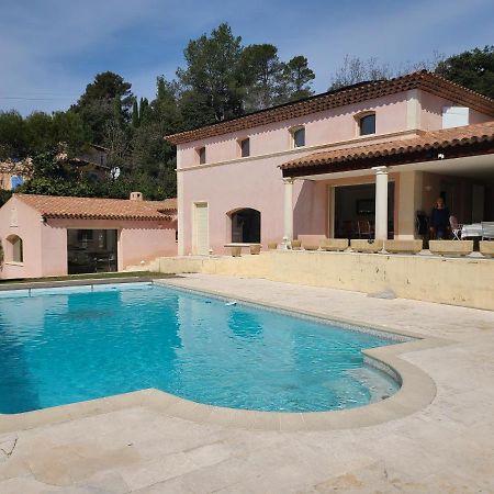 Villa Mycenes Garéoult Eksteriør bilde
