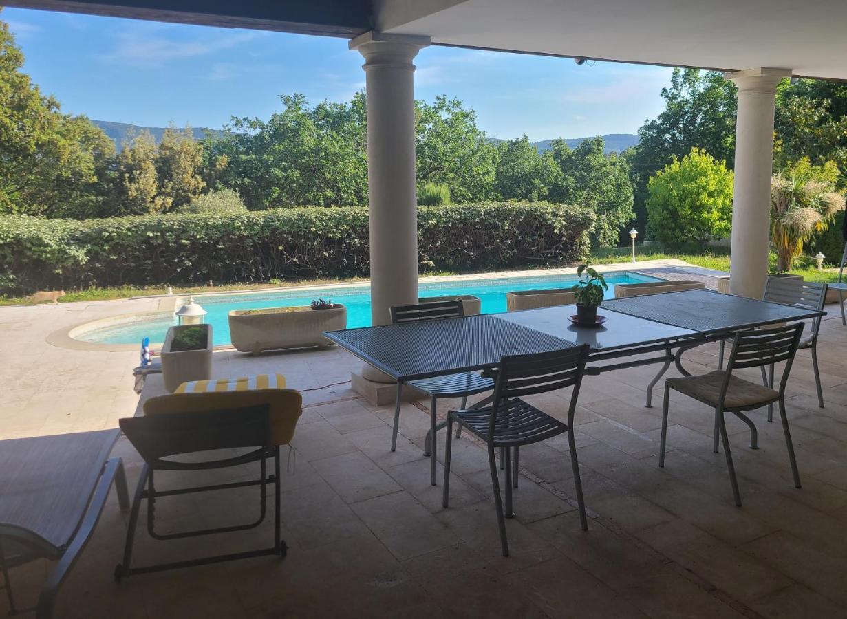 Villa Mycenes Garéoult Eksteriør bilde