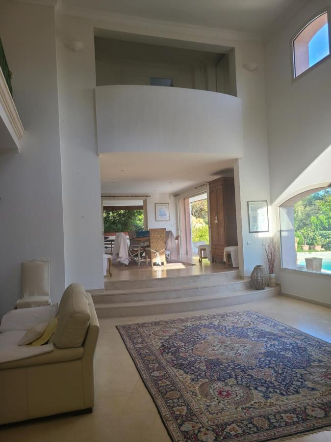 Villa Mycenes Garéoult Eksteriør bilde